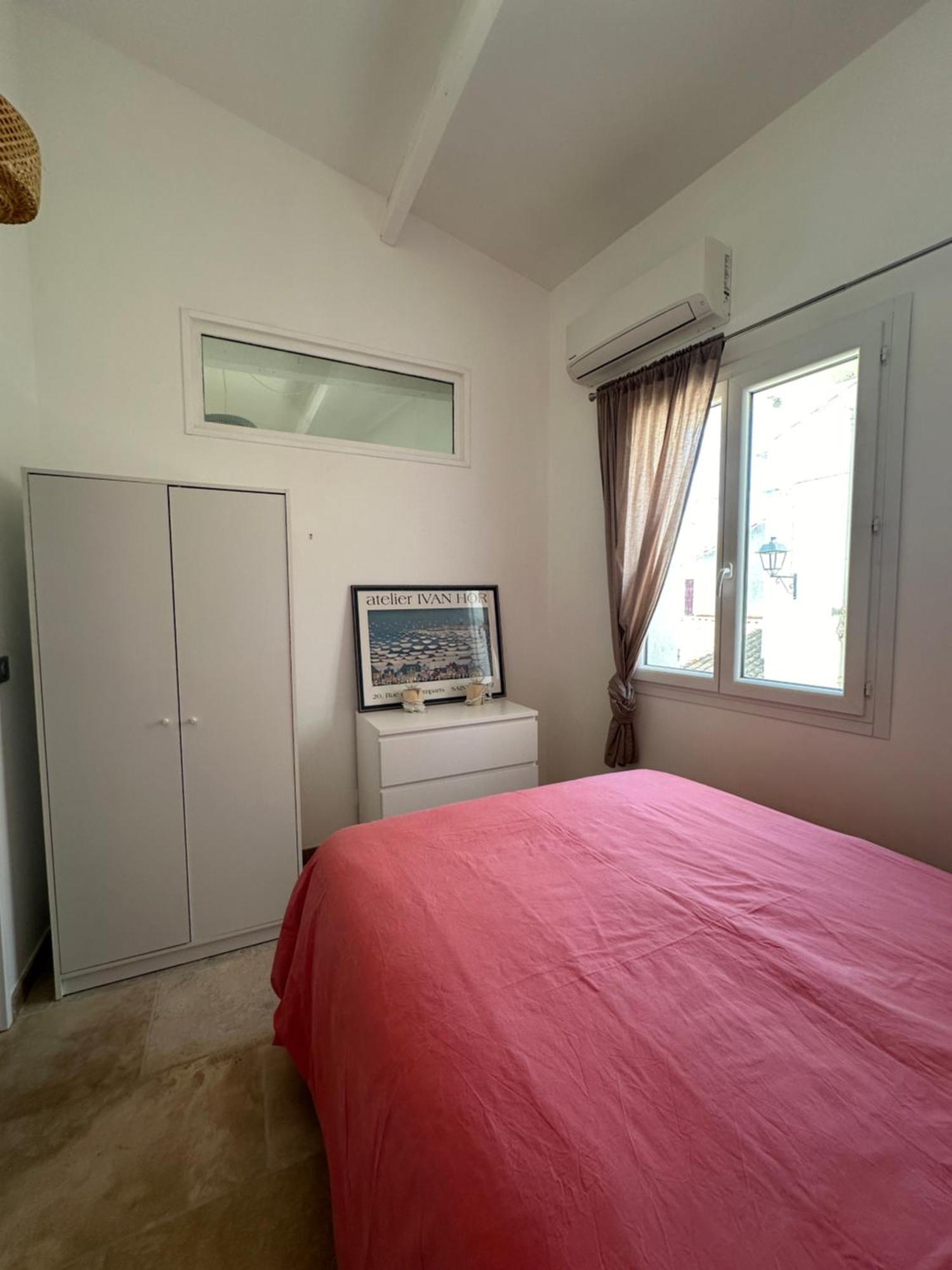 Appartement Avec Vue Sur L Eglise Des Saintes Εξωτερικό φωτογραφία