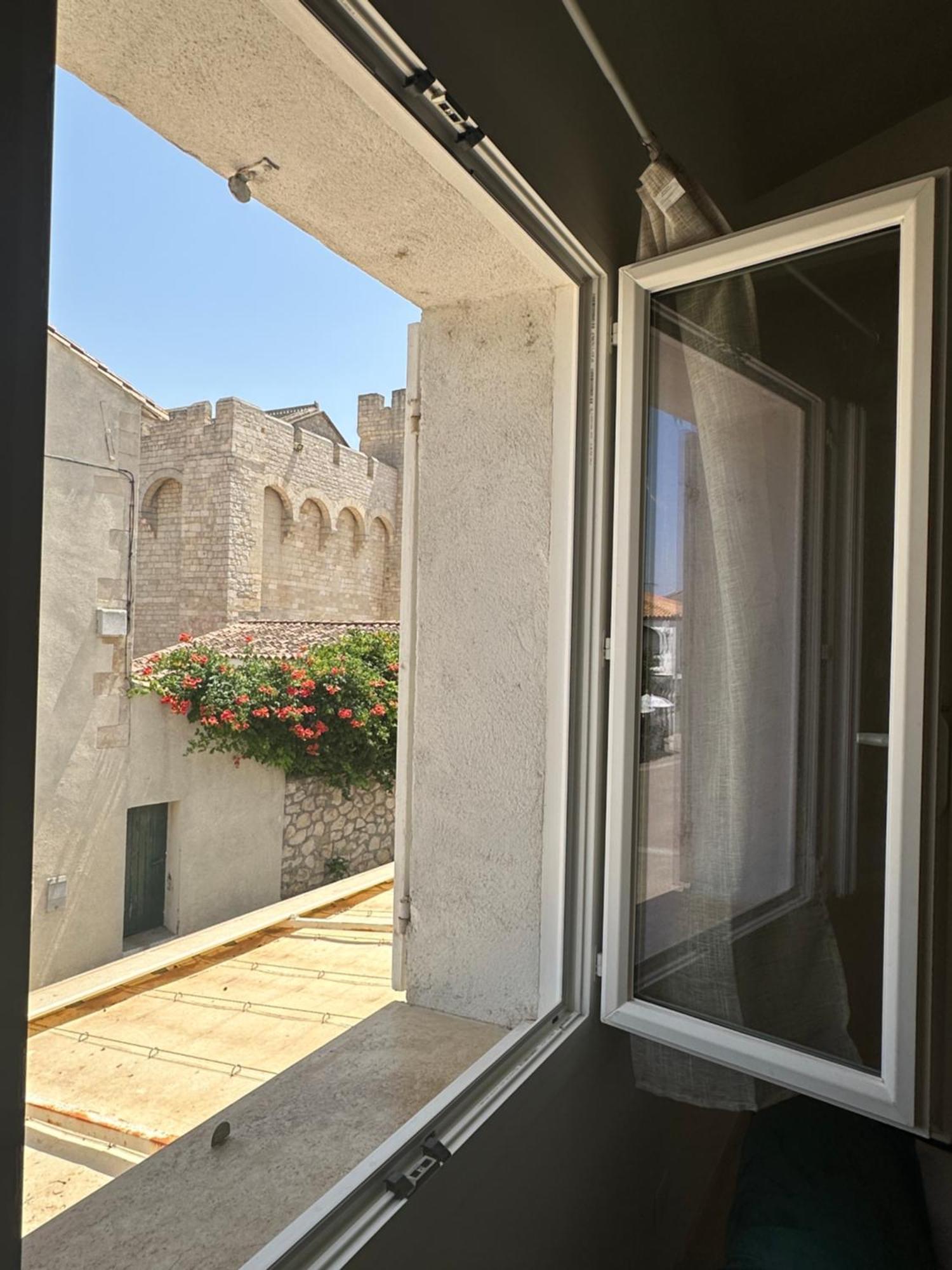 Appartement Avec Vue Sur L Eglise Des Saintes Εξωτερικό φωτογραφία